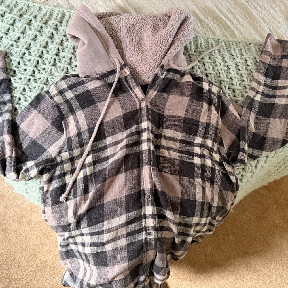 American Eagle Outfitters Plaid Sherpa-Lined Hooded Shirt Jacket - Pink & Black